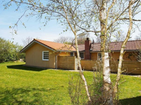 Гостиница Holiday Home Mågevænget  Хеммет 